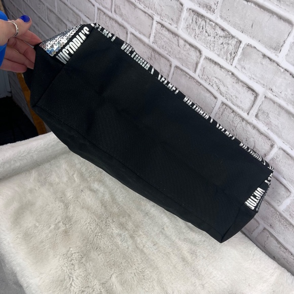 NWT🤩 |•VICTORIA'S SECRET•| Sparkly Silver Sequin Tote & Matching Make Up Bag - Picture 9 of 12